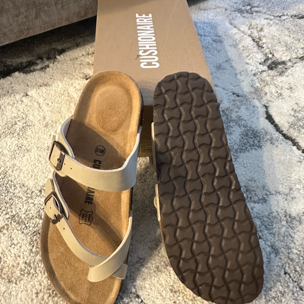 Cushionaire Women's Tan Sandals - Picture 3 of 4